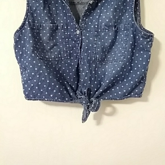 Blue polkadot denim crop top - Picture 2 of 3
